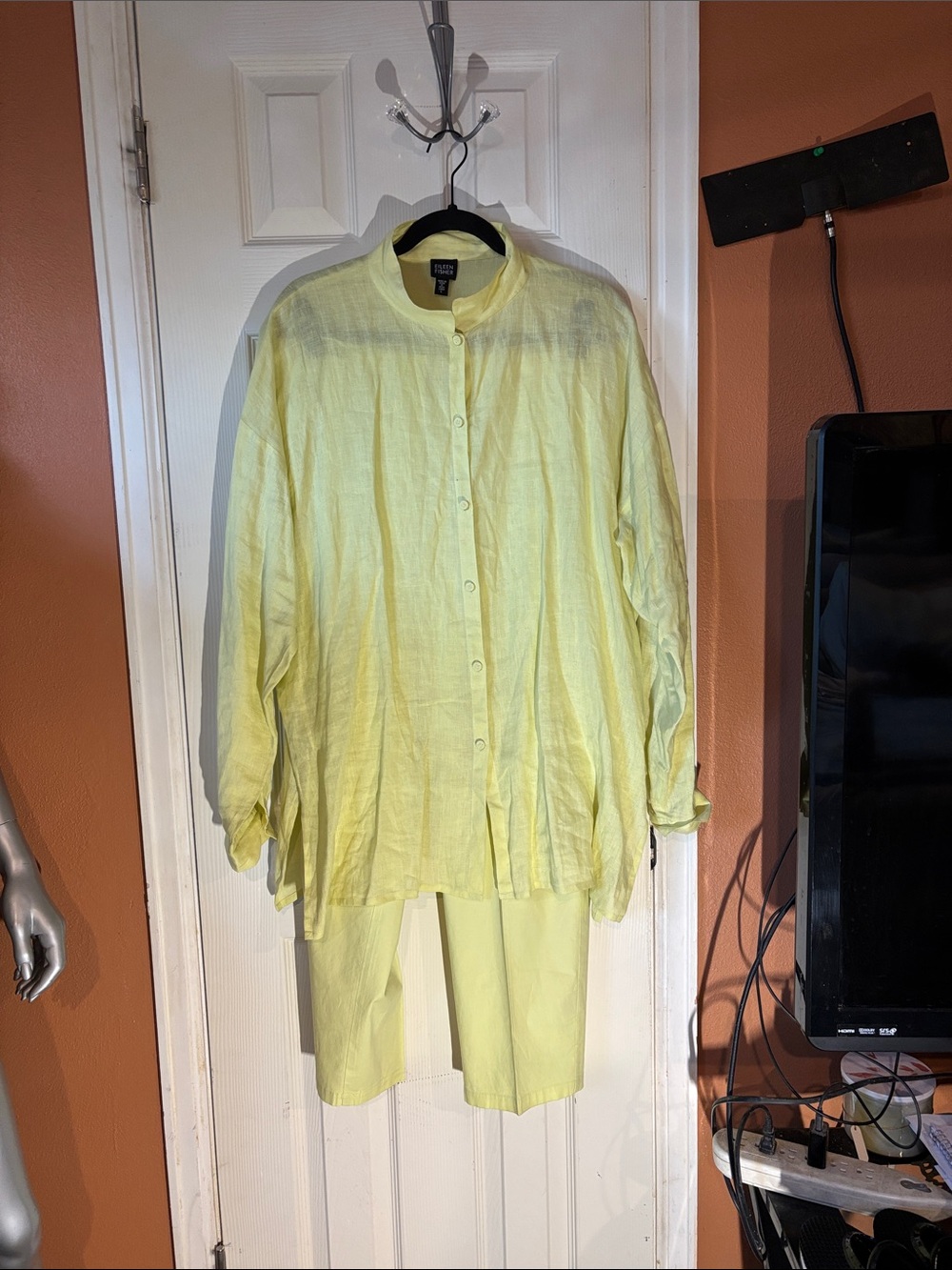 Eileen Fisher Linen Button-Front Shirt Jacket in Pale Yellow